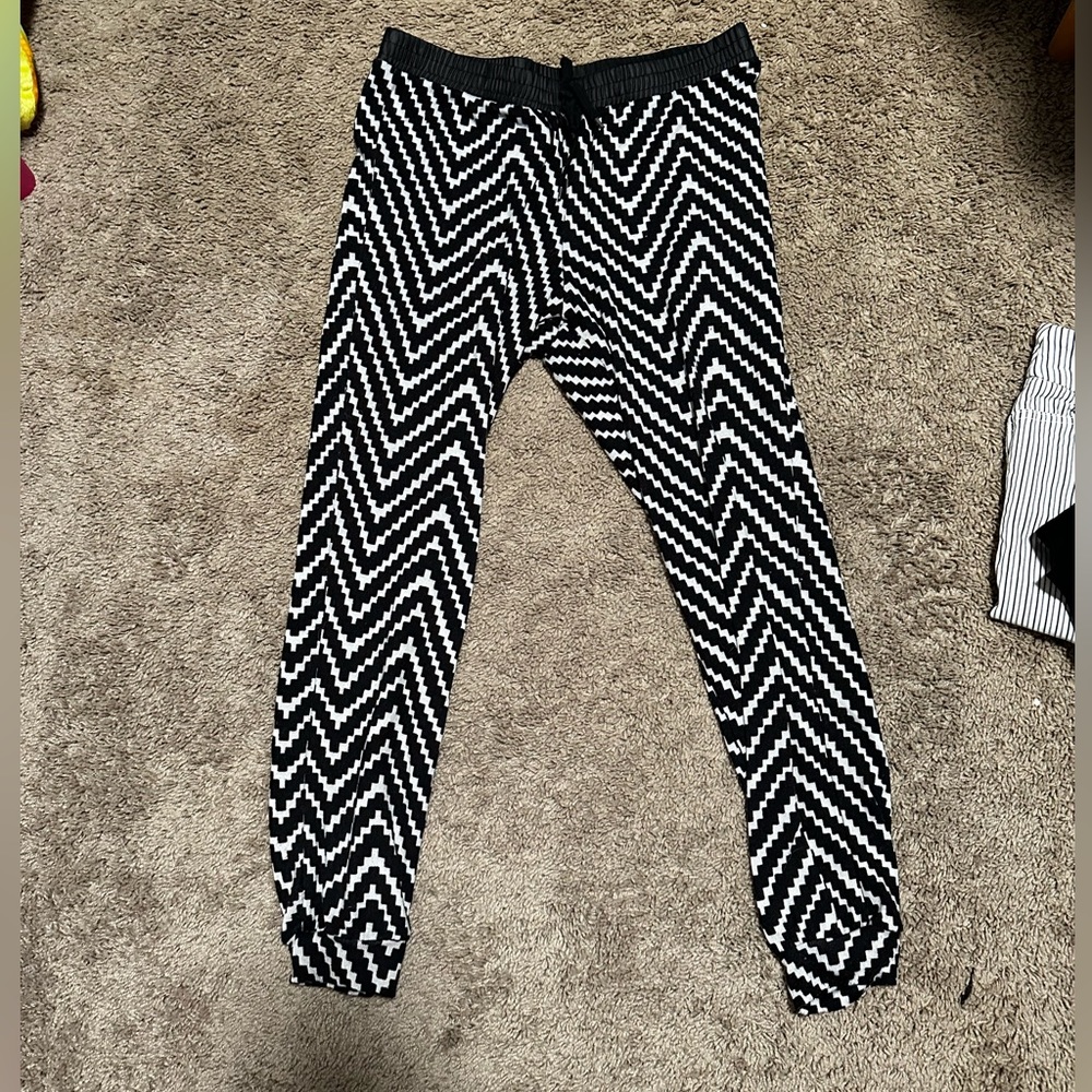 Zigzag joggers